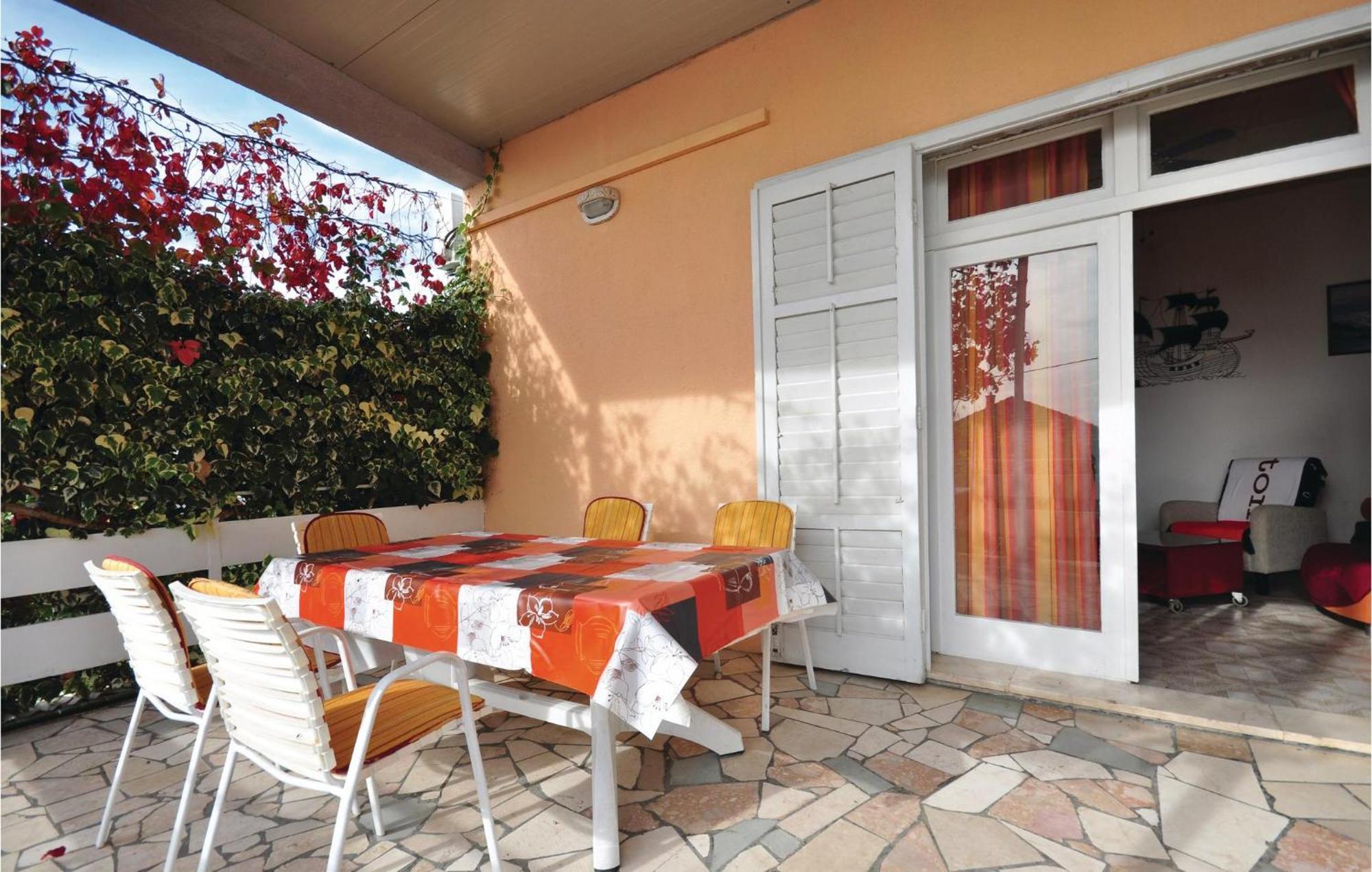 Awesome Home In Seget Vranjica With Wifi Exterior photo