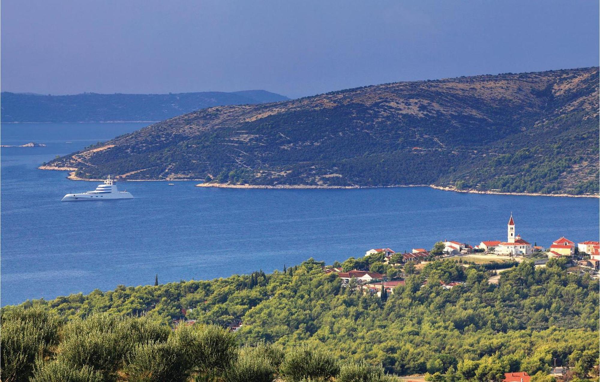 Awesome Home In Seget Vranjica With Wifi Exterior photo